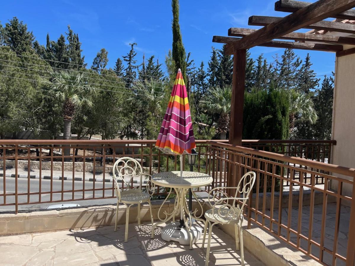 2 Palaepaphos Gardens Daire Sakarya Dış mekan fotoğraf